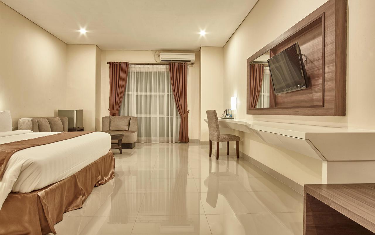 President Executive Club Hotel Cikarang Exterior photo