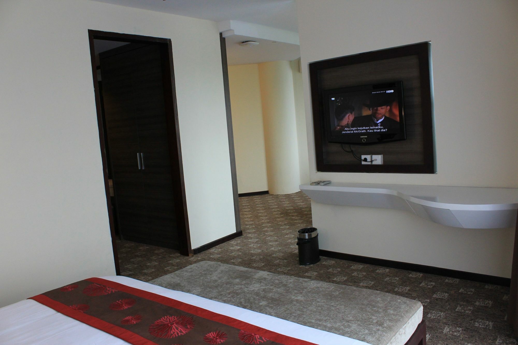 President Executive Club Hotel Cikarang Exterior photo