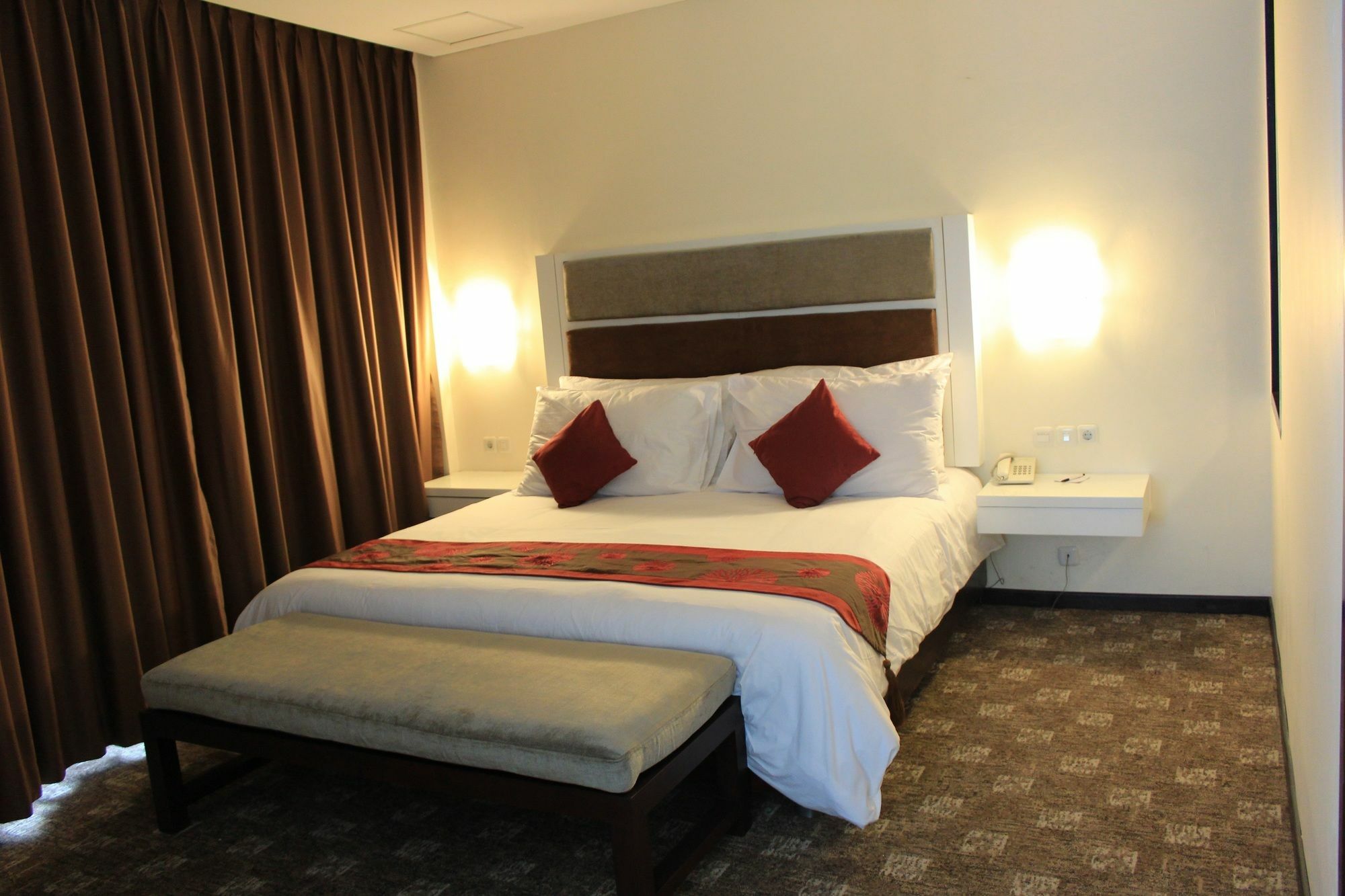 President Executive Club Hotel Cikarang Exterior photo