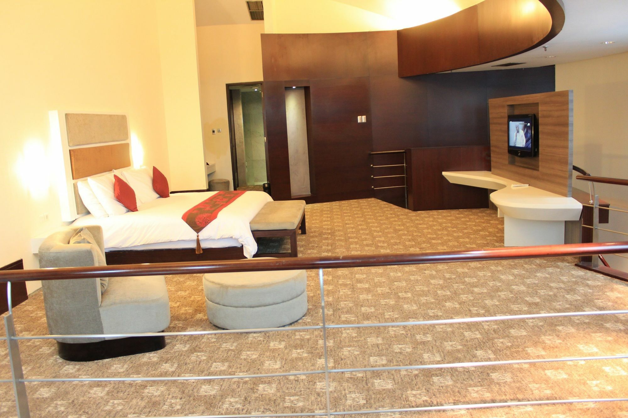 President Executive Club Hotel Cikarang Exterior photo